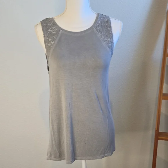 American Eagle 9-Piece Bundle - Picture 9 of 12